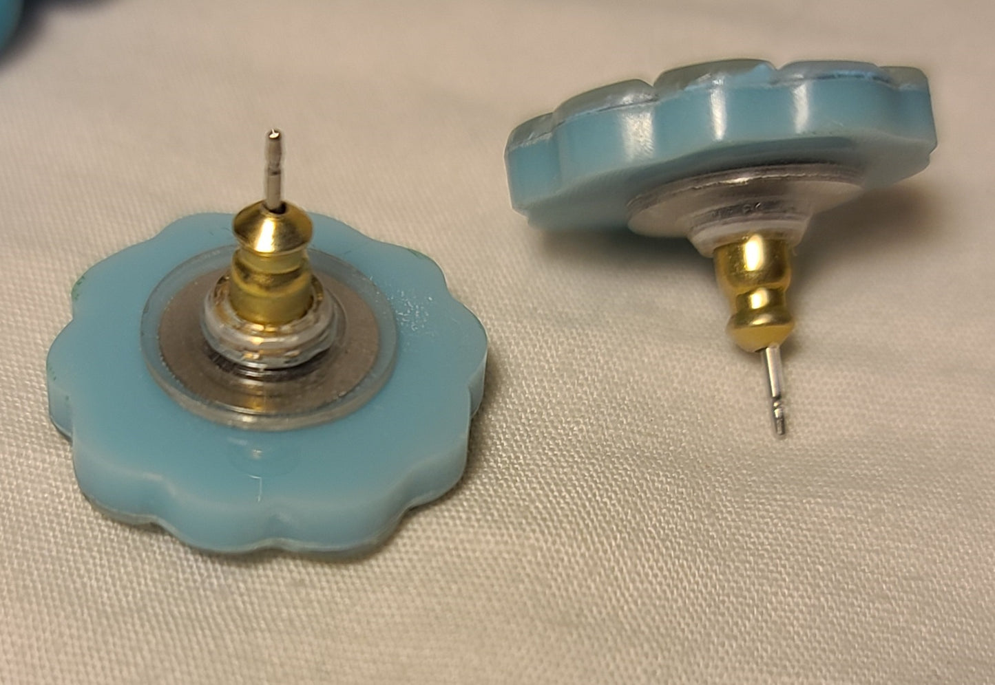 Lee Sands Blue Daisy Howlite Necklace & Earrings
