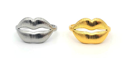 The Kiss of Steel Lip Ring (Gold or Silver)