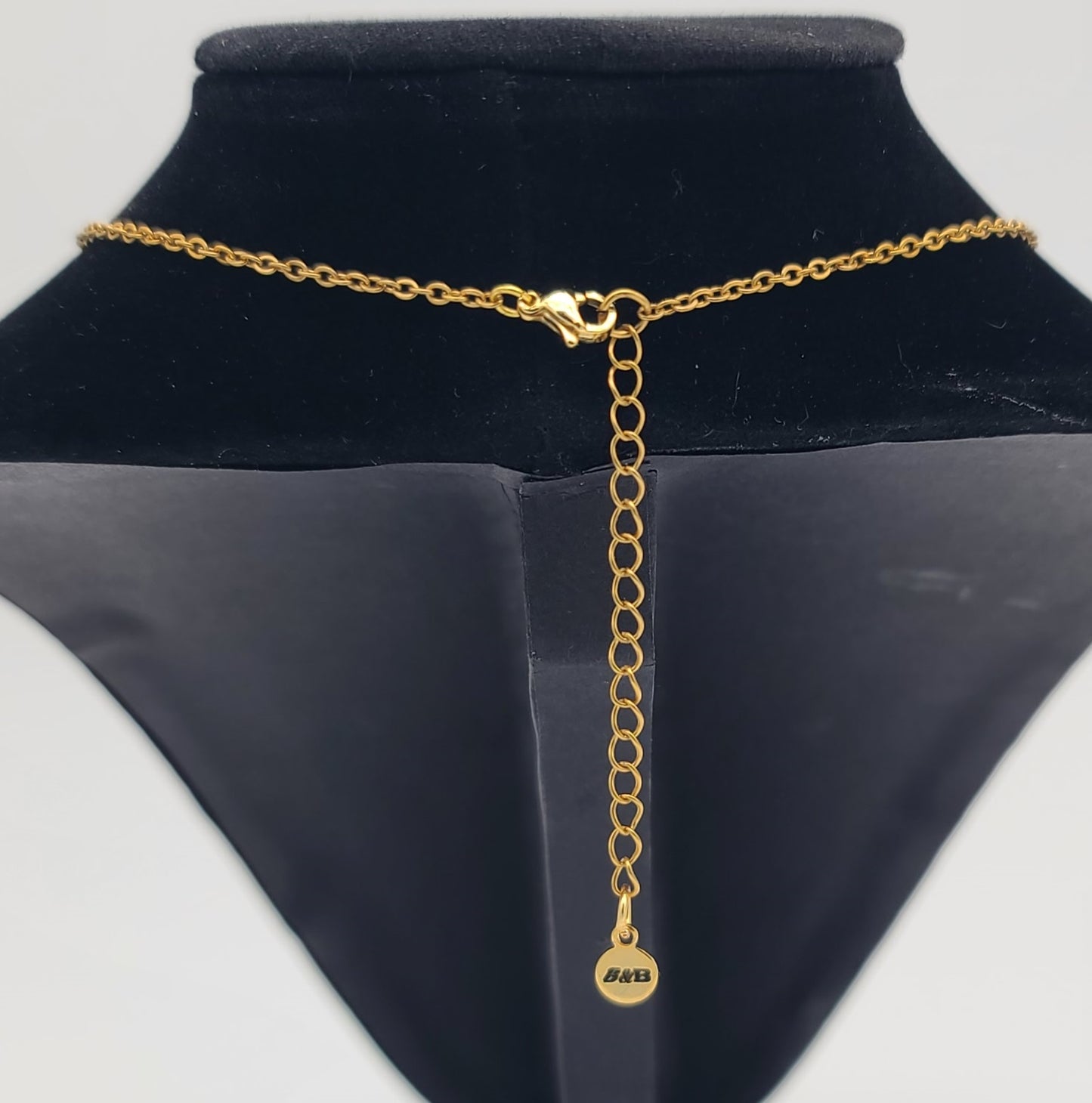 Floral Bead with Faceted Red Bead & Shell Pearl Gold Stainless Steel Chain Necklace