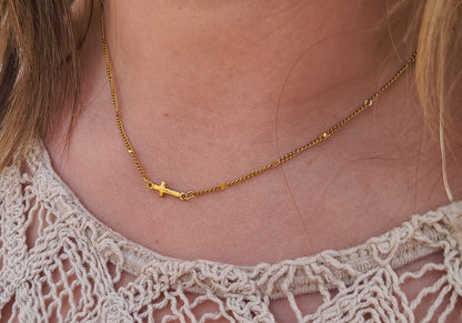 Horizontal Cross Minimal Twisted Curb with Round Flat Sequin Stations Necklace in Gold Stainless Adjustable 16–18"