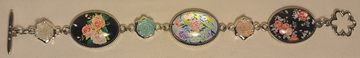 Elegant Floral Cabochon Bracelet with Silver-Plated Frames