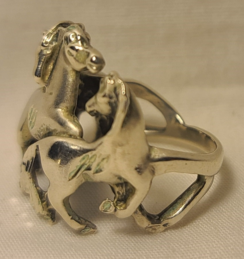 Wild Horses Uniquely Designed Silver Ring, Size 7.25